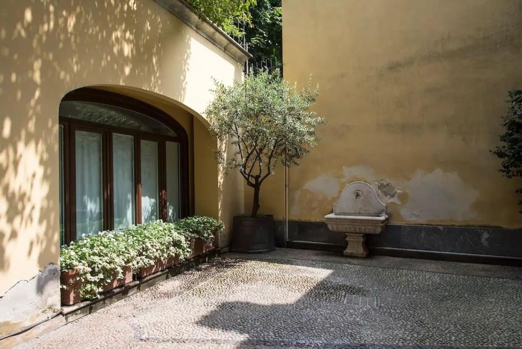 Apartament Hidden Retreat - Duomo Mediolan Zewnętrze zdjęcie